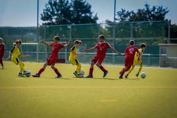 4-0横扫紫百合＋近3轮砍7分＋暂列第5＋仅落后欧冠区1分！（配图示意）